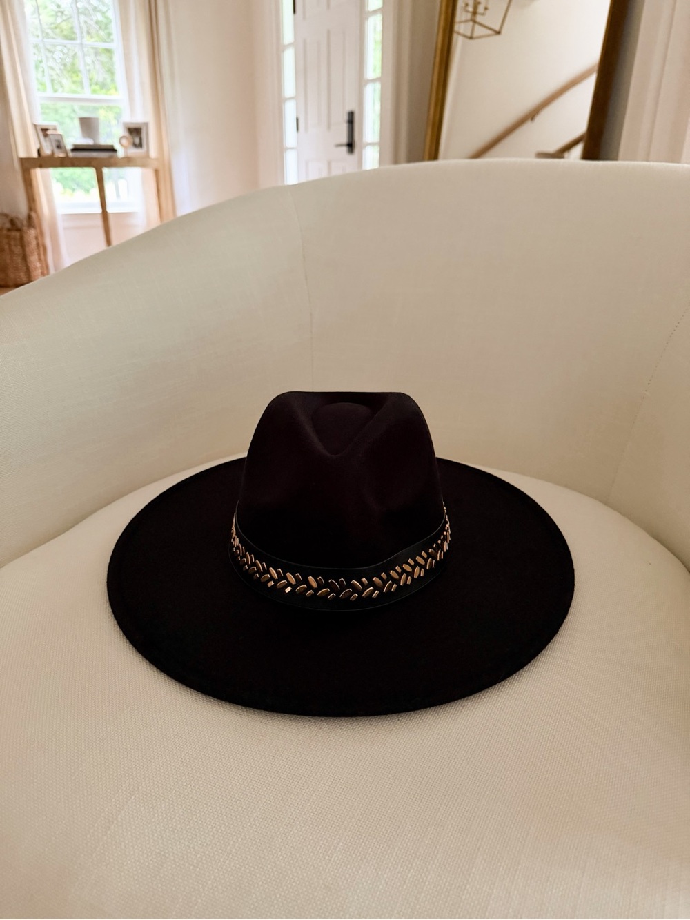 Wide-Brim Black Felt Fedora with Decorative Gold-Accent Band